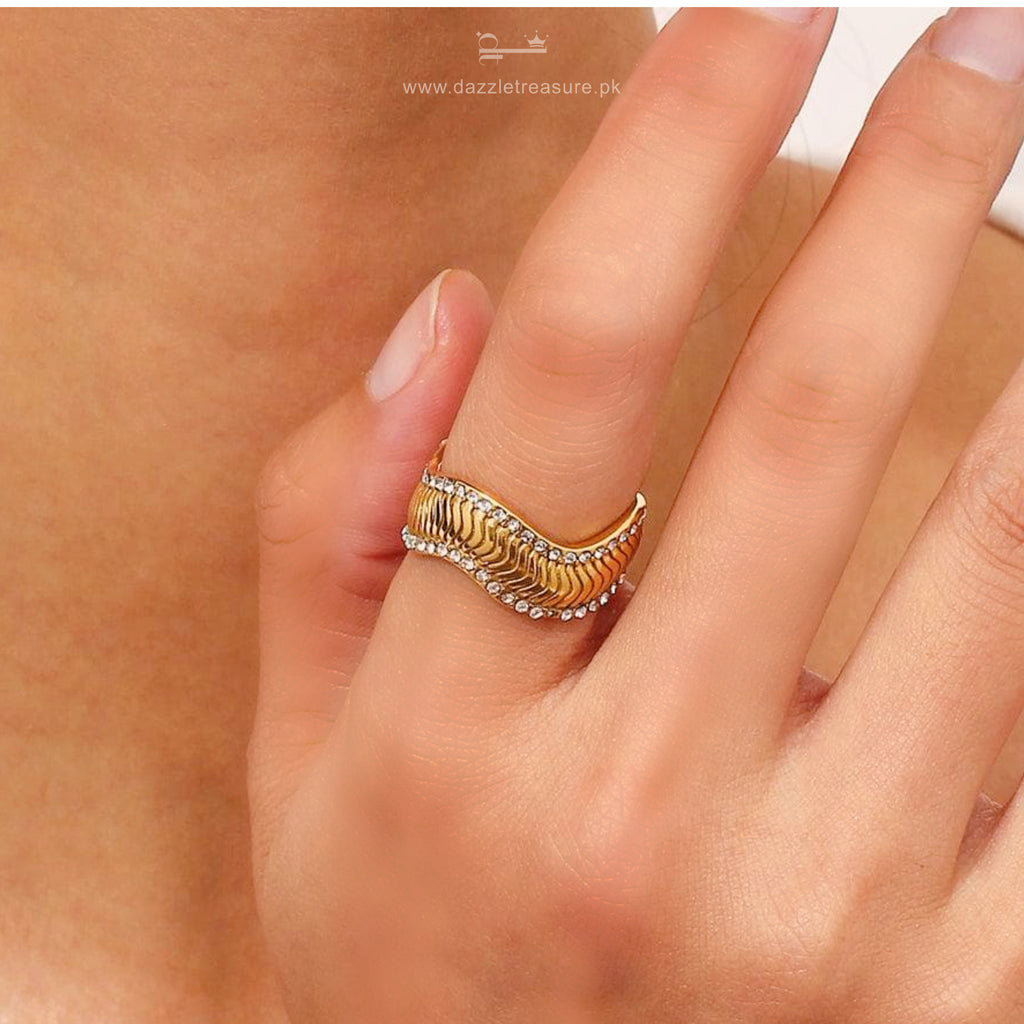 Aurea Wave Ring