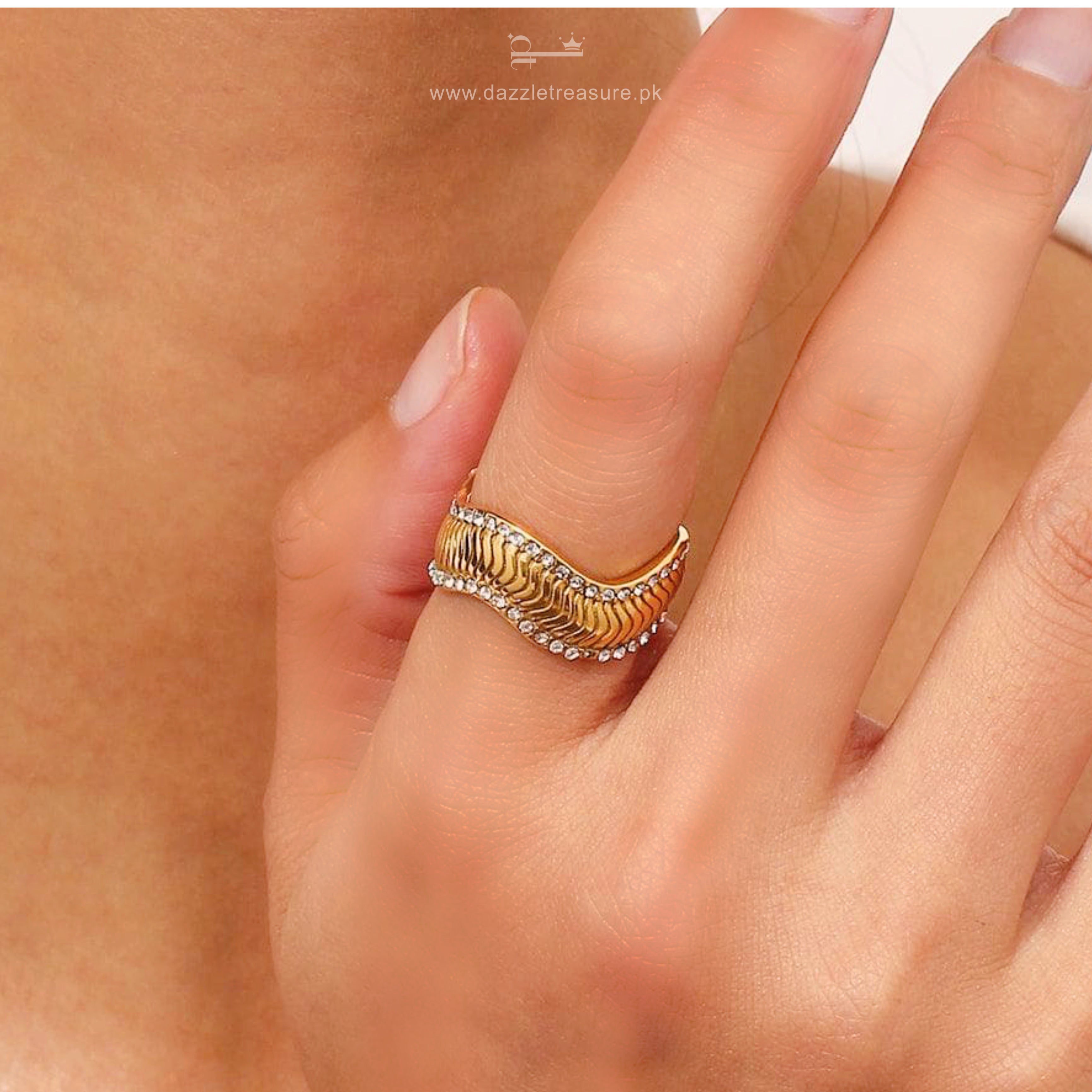 Aurea Wave Ring