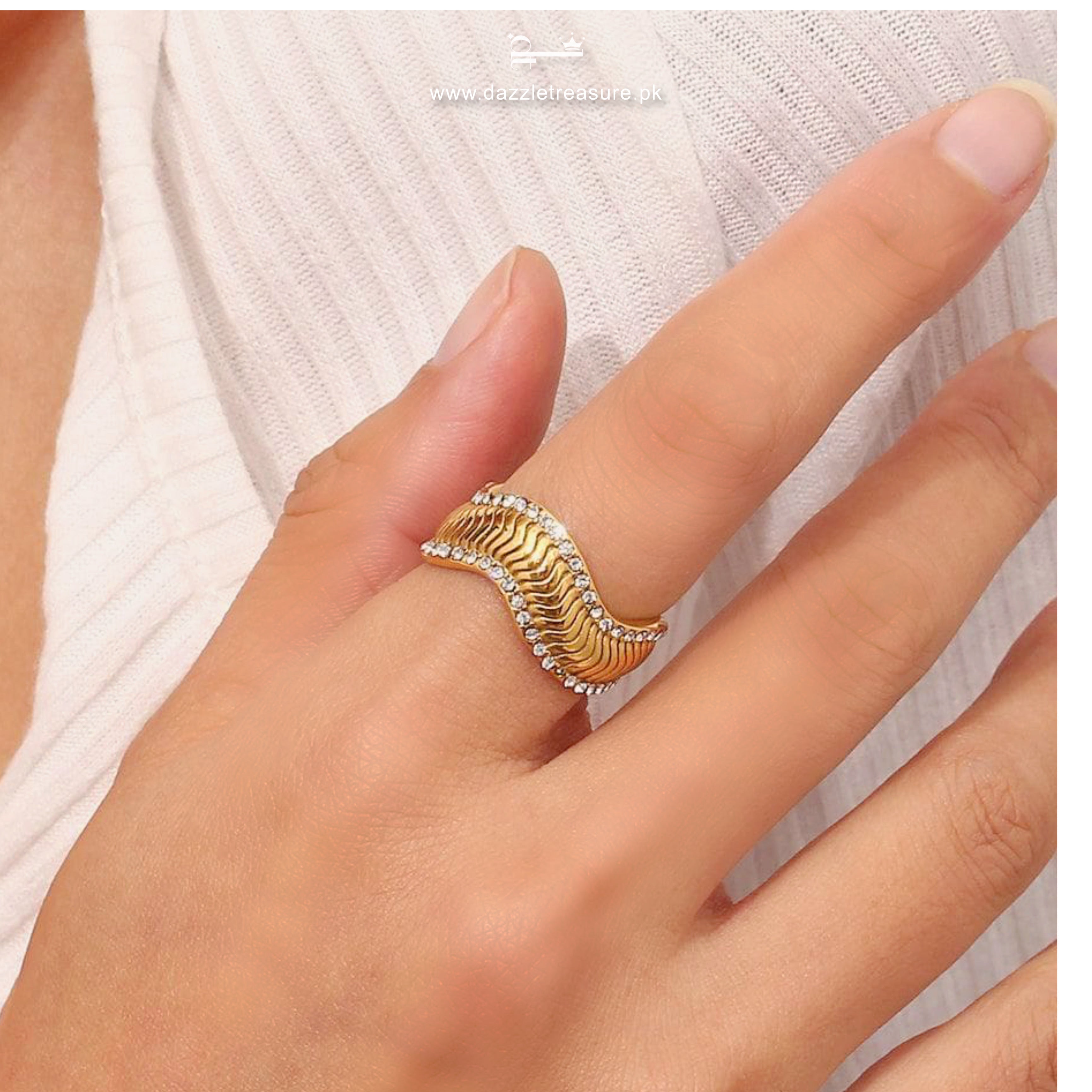 Aurea Wave Ring