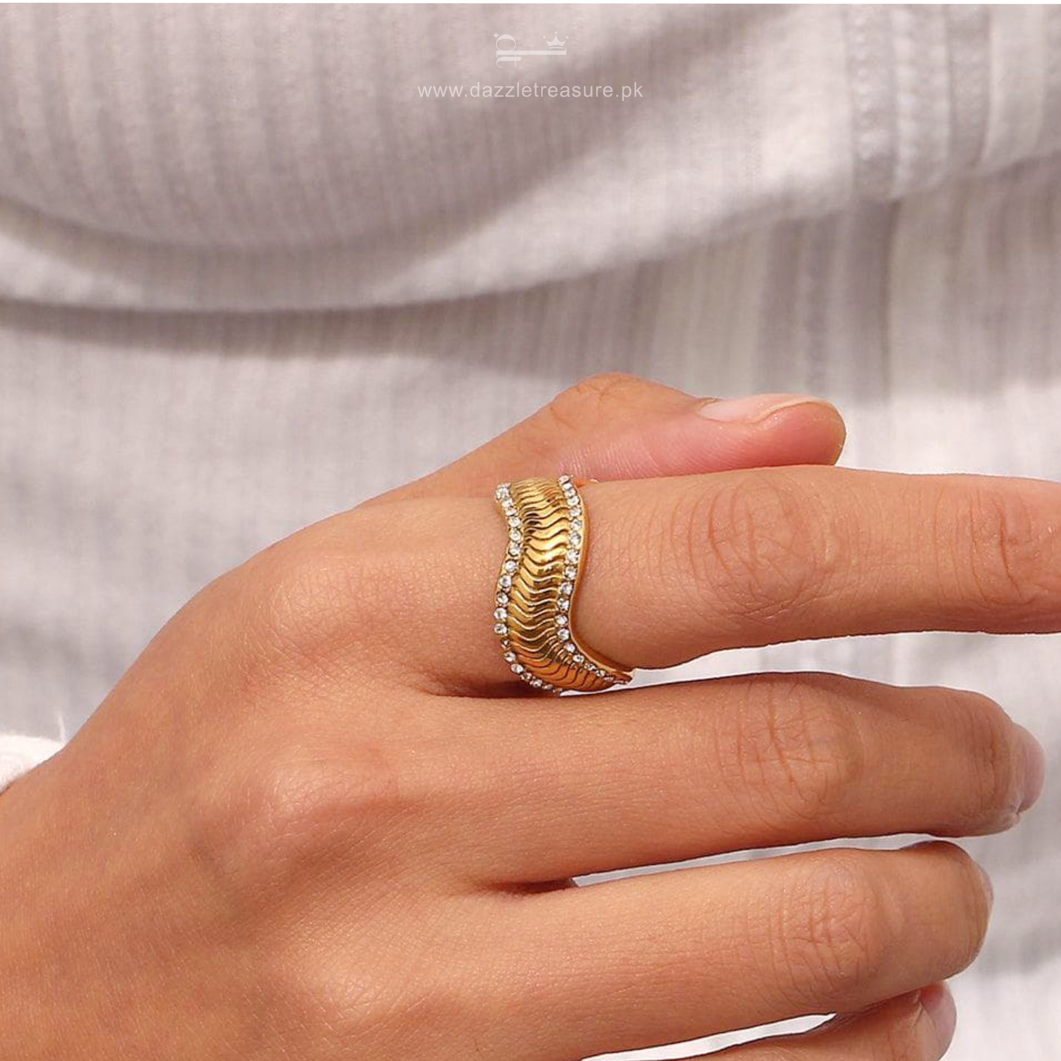 Aurea Wave Ring
