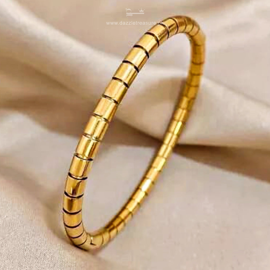 Aurea Wave Bangle