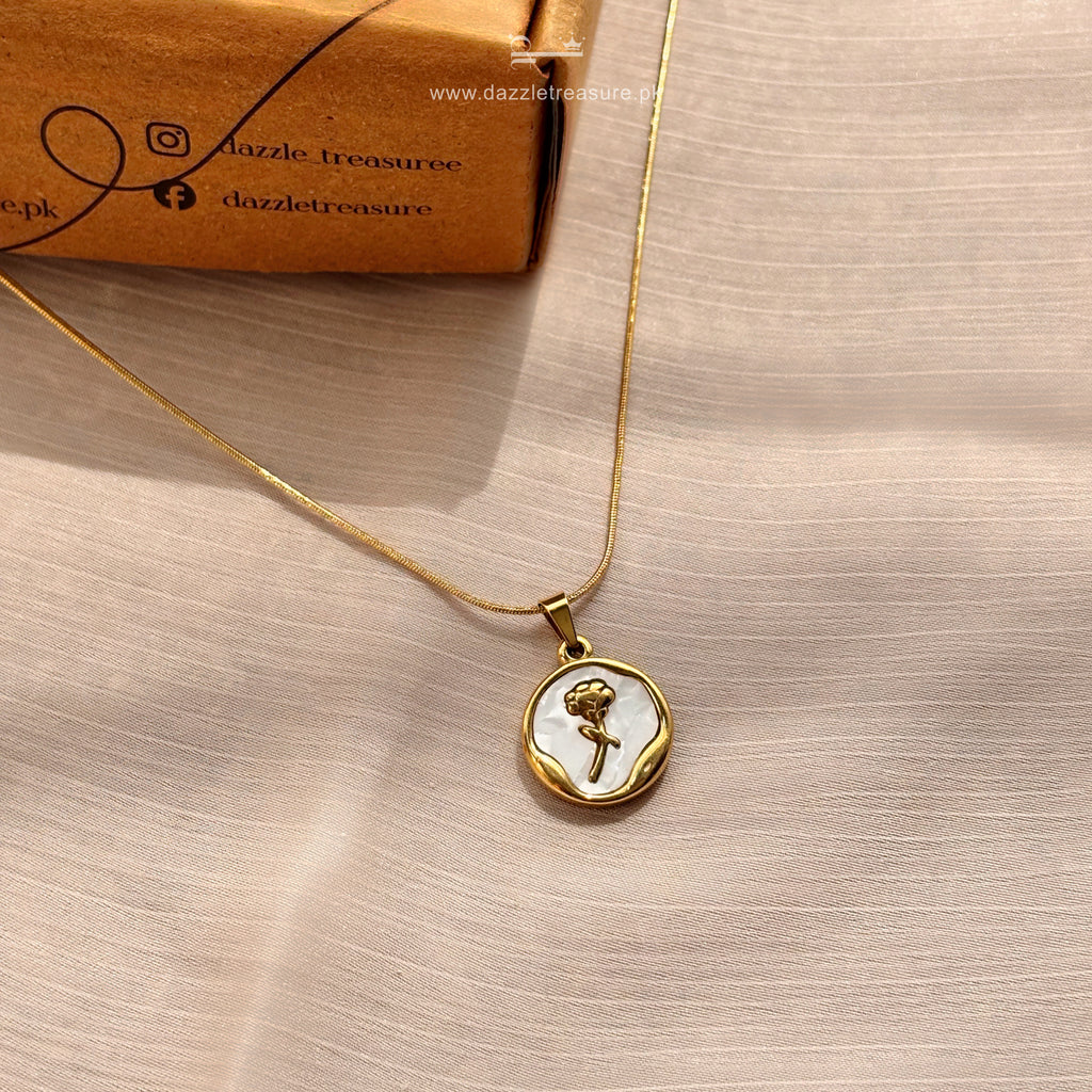 Rose of Aurea Necklace