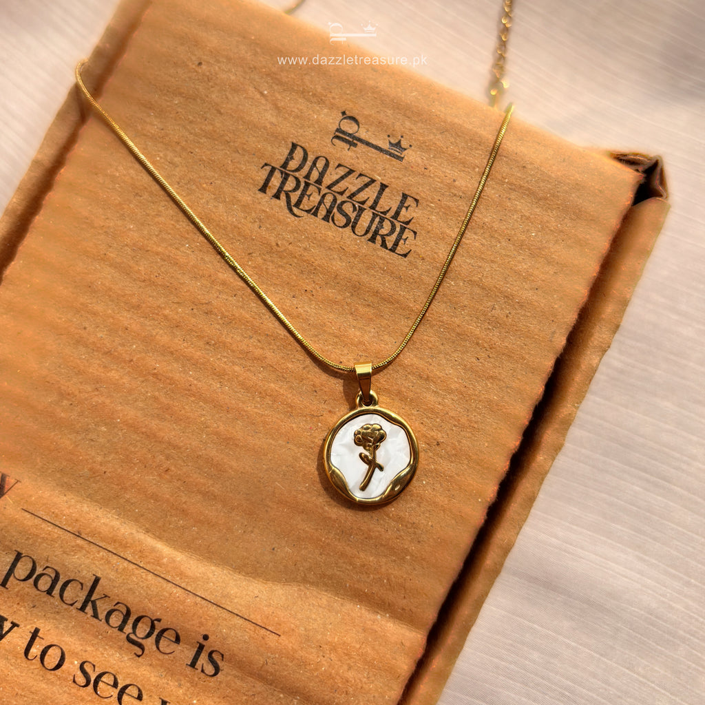 Rose of Aurea Necklace