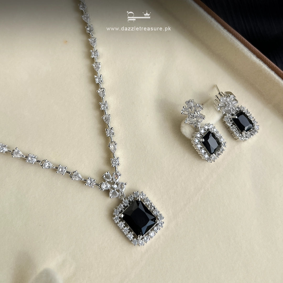 Minimal Black Zircon Necklace Set