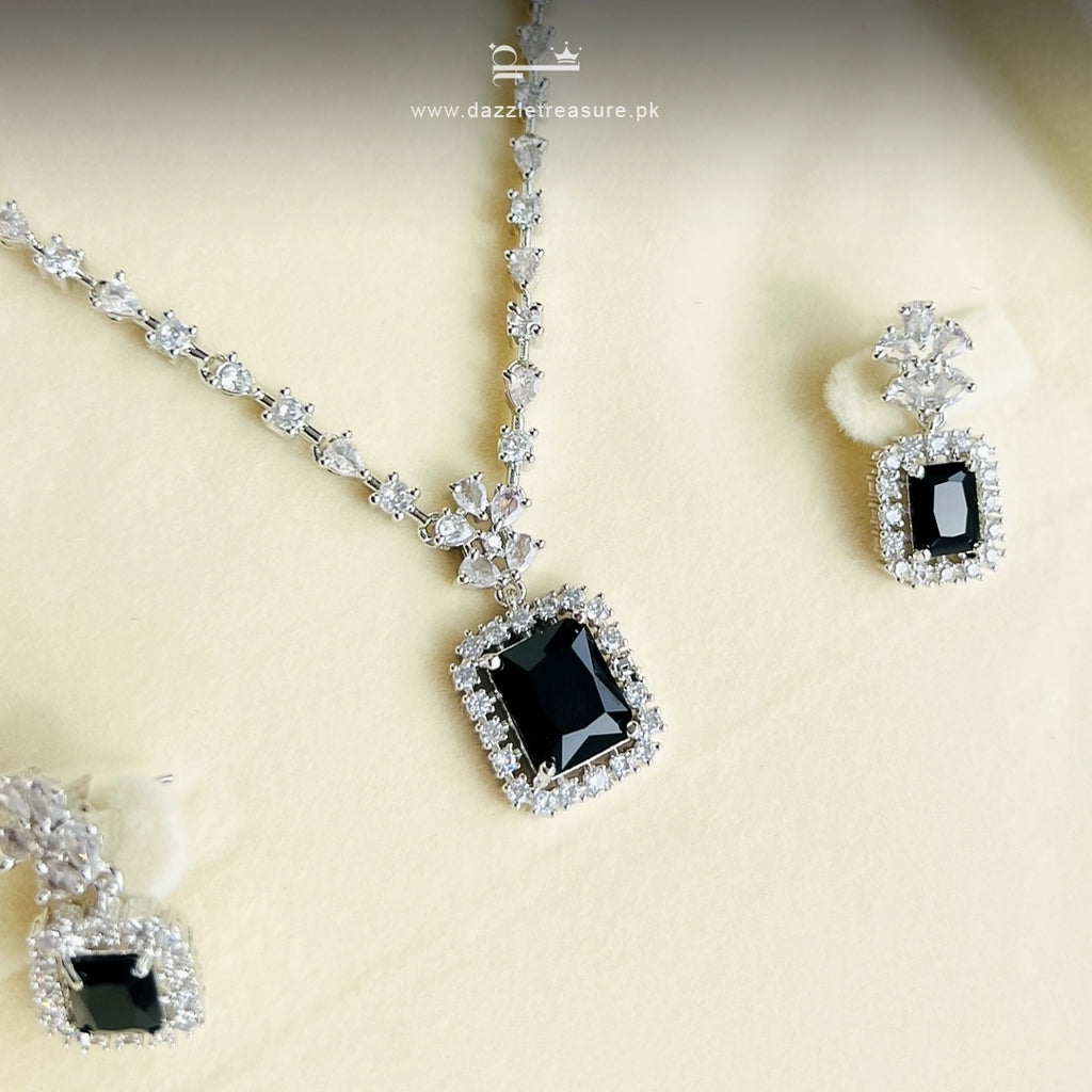 Minimal Black Zircon Necklace Set