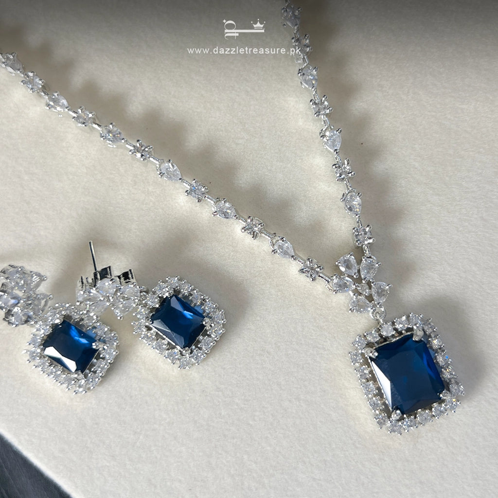 Minimal Sapphire Zircon Necklace Set