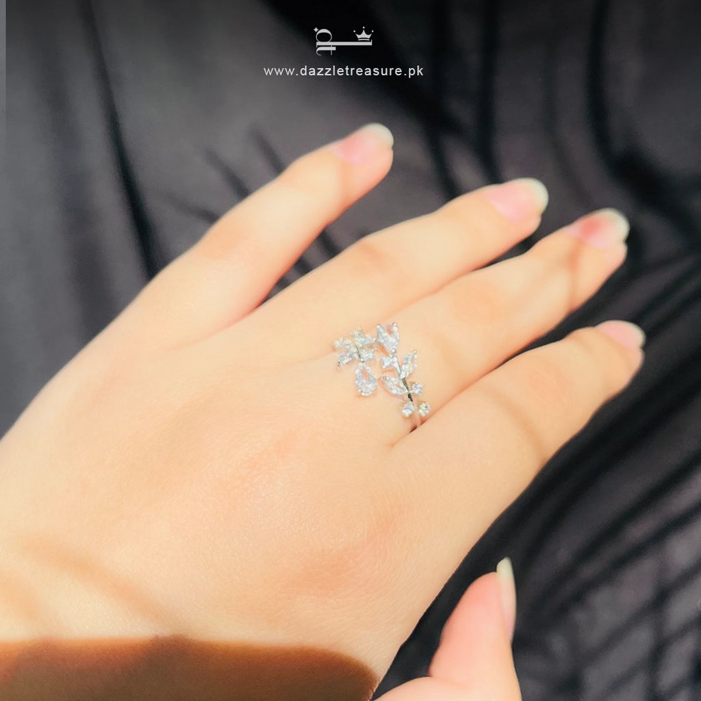 Sparkling Ivy Ring - Adjustable